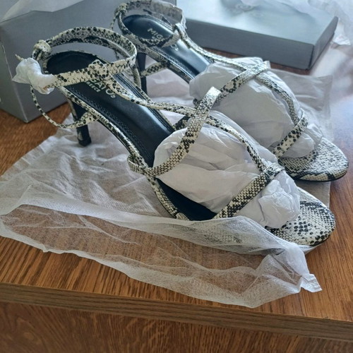 Migato sandals new, size 38