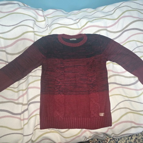Men's red sweater like new, size L