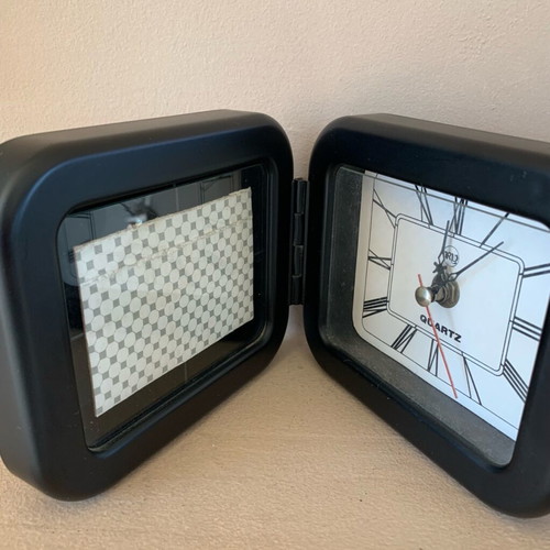 Table clock and photo frame analog like new