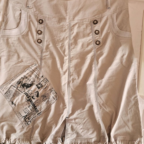 Skirt above the knee like new, beige, size XL