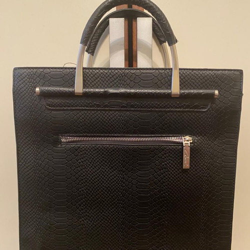 Axel black handbag like new