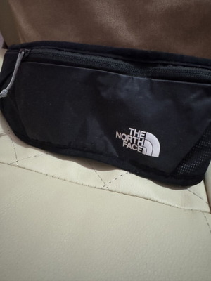 The North Face waist bag like new, black