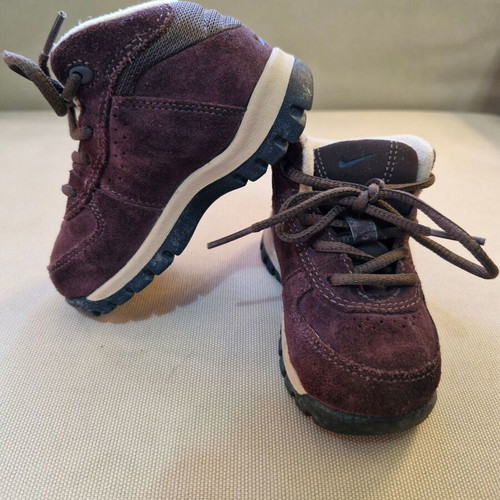 Nike Yucan WS kids boots size 22 used, brown