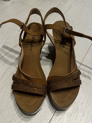Women's platform sandals used, size 37, brown