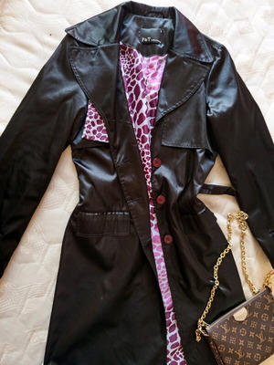 Satin coat new, size L and M, flawless condition