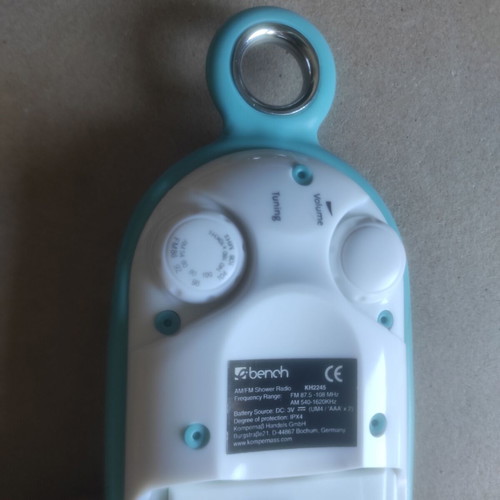 Bench KH 2245 waterproof bathroom radio used with limited functionality