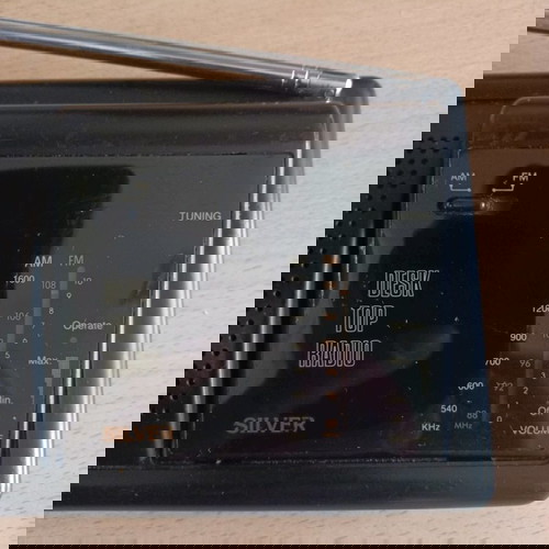 Φορητό ραδιοφωνάκι vintage Silver AM FM μεταχειρισμένο