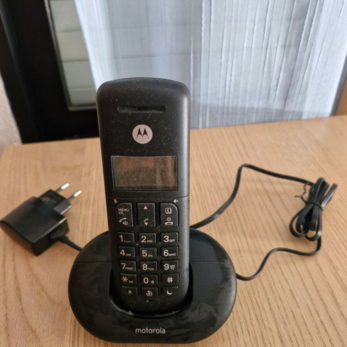 Motorola cordless home phone like new, black