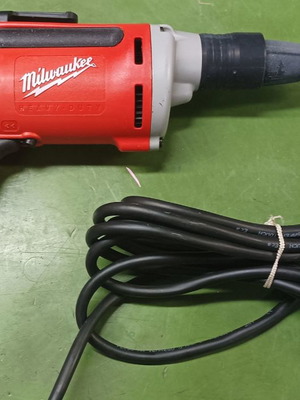 Ηλεκτρικό κατσαβίδι γυψοσανίδας Milwaukee DWSE 4000Q 725 Watt καινούργιο