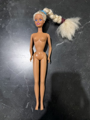 Sindy doll used with cut hair