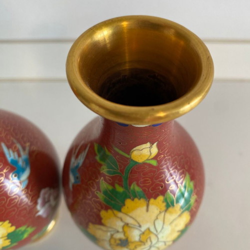 Pair of vintage Chinese cloisonné vases with peonies, used, 16 cm