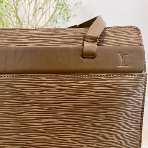 Louis Vuitton hand croisette shoulder bag like new