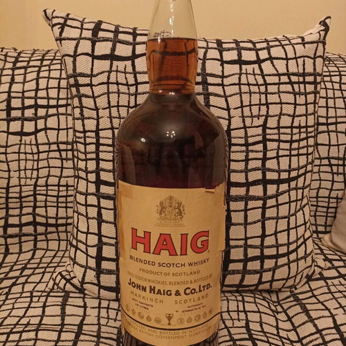 Haig whisky collectible sealed 4.54 liters like new