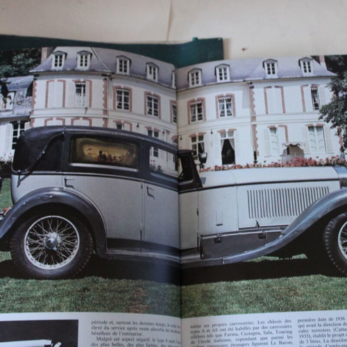 French Book of Classic Cars like new, 191 pages, 54 car brands from 1927