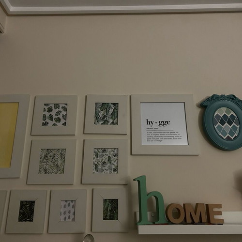 Decorative wall and shelf set like new, Scandinavian style