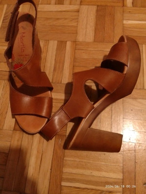 Marila leather sandals size 40 like new, brown