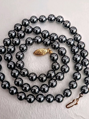 Vintage women's necklace hematite with natural stone like new, 1980s