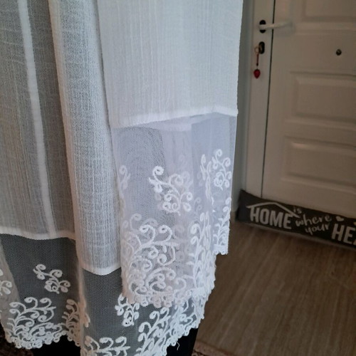 BCBG Maxazria shirt like new, white with unique design
