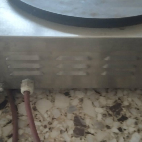 Professional electric crepe maker with large round plate
