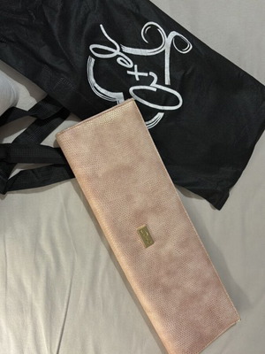 Axel pink clutch bag like new
