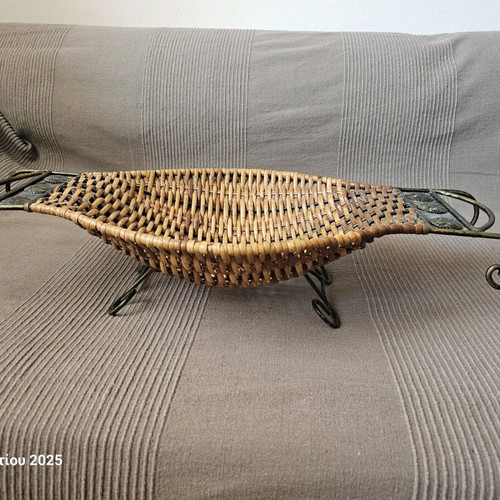 Bamboo fruit bowl like new, decorative for living room