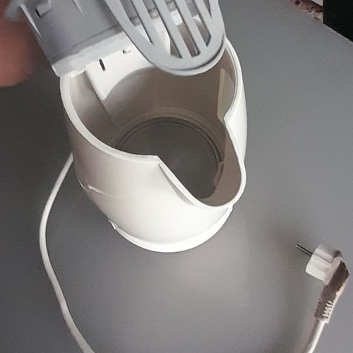 Izzy kettle used with plug discoloration