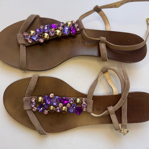 Flat sandals with purple stones and suede strap like new