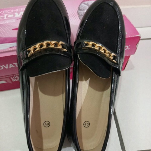 Women's loafers size 40 black like new