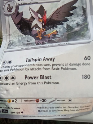 Staraptor Pokemon κάρτα μεταχειρισμένη, τσαλακωμένη