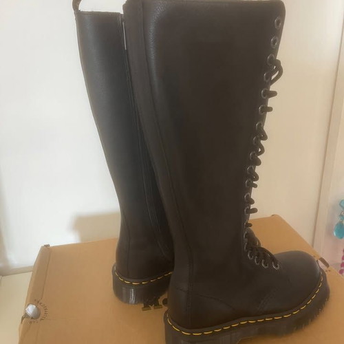 Dr Martens Over The Knee Leather Platform Boots New Size 37 Black
