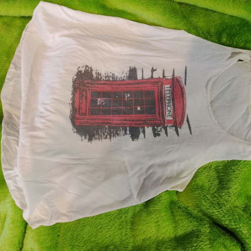 Women's Sleeveless Top like new, white and red, size M