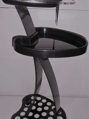 Βοηθός κομμωτηρίου και κέντρων αισθητικής και nail shops καινούργιος