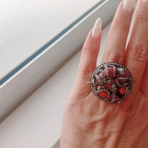 Galerie Tsangarakis 18K gold ring with snakes, diamonds, emeralds & corals