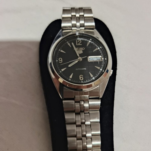 Seiko 5 Automatic Watch new, black and silver