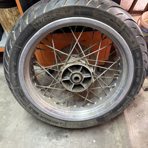 Motard motorcycle rims with disc plates and side tires from KTM 640lc4