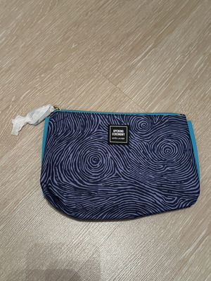 Estée Lauder Small Cosmetic Pouch New, Purple