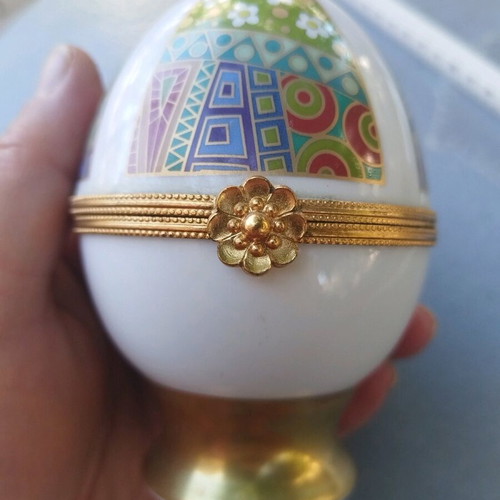 Vintage collectible Raynaud Limoges egg for Zerteo like new