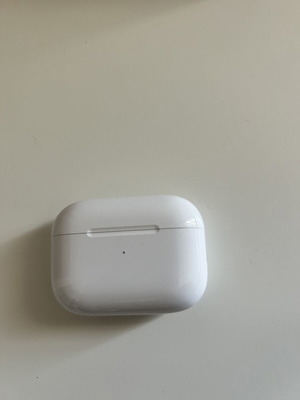 AirPods Pro 2nd Generation like new without charger