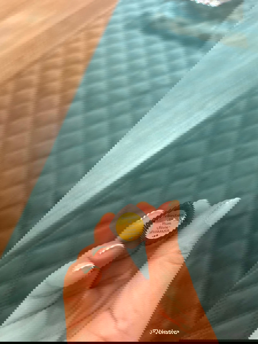 ESTEE LAUDER LIP GLOSS 08 PLUM DIVINE… € 8,00 Vendora