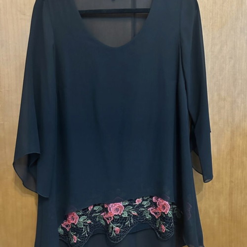 Women's blouse with embroidery like new, black