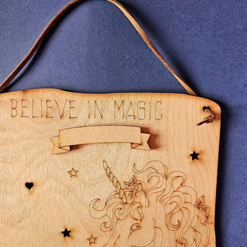 Wooden decorative plaque like new with unicorn and clip