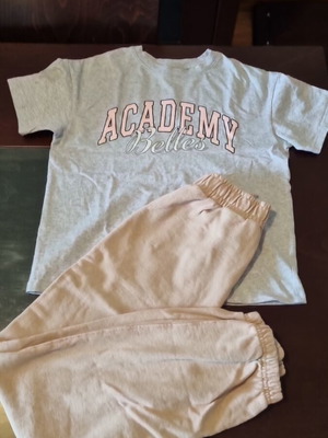 Girls' clothing set like new, up to 12 years old