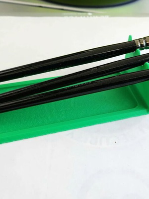 Small brush holder new for 3 brushes in various colors