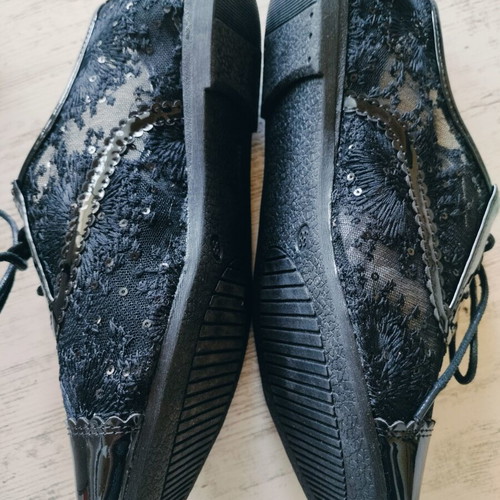 Black women's shoes with embroidery and patent leather new