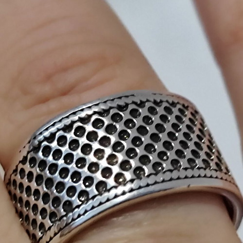 925 Silver Ring like new with vintage design