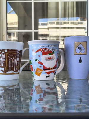Mugs and coffee cups used, pack of 7 mugs and 4 cups including 3 Jacobs