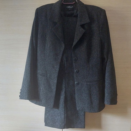 Vintage Kanellis women's wool suit like new, black gray