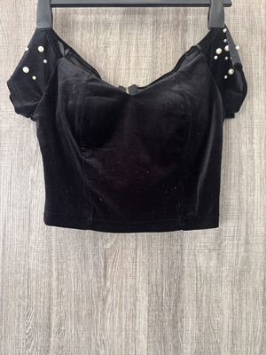 Crop top with pearls on sleeves, like new, size M, black
