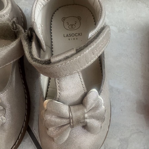 Girls' shoes pack of 6, sizes 22-23, like new