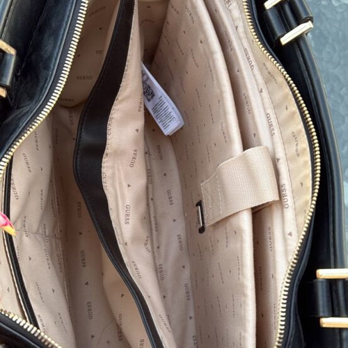Guess shoulder handbag like new, authentic